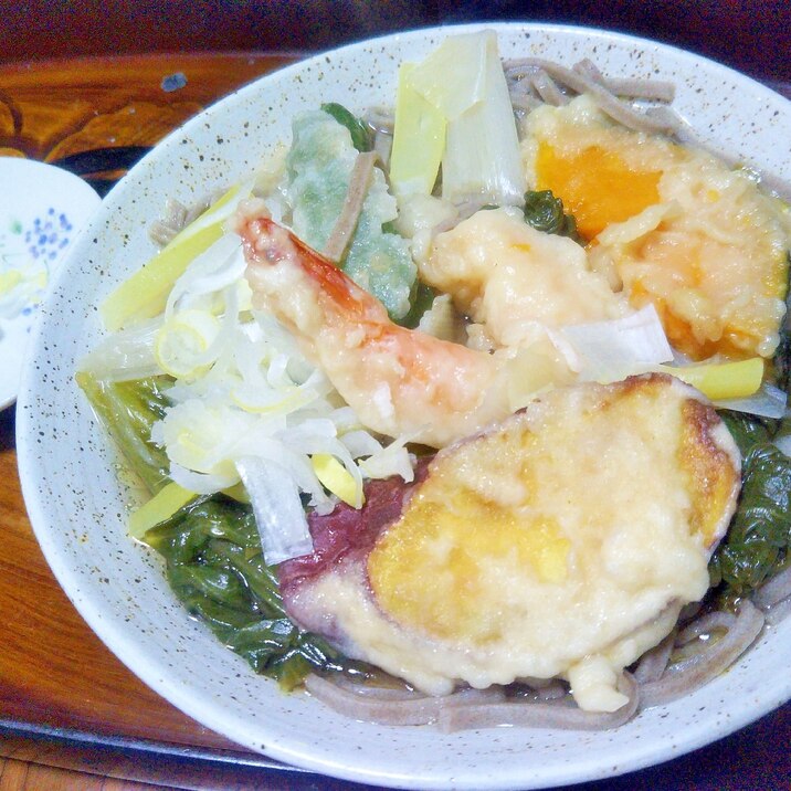 カラフル天ぷら蕎麦